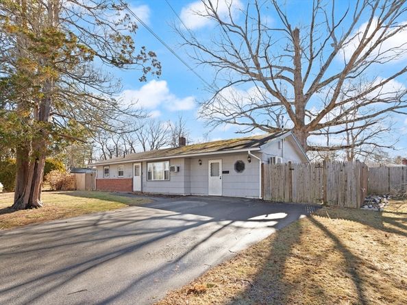 19 Rodwell St, Brockton MA 02302