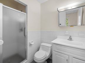 611 Watertown St 14, Newton MA 02460