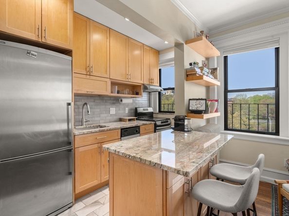 137 Peterborough St 21, Boston MA 02215