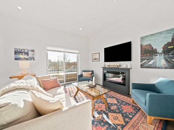 17-31 Charles Park Rd 196, Boston MA 02132