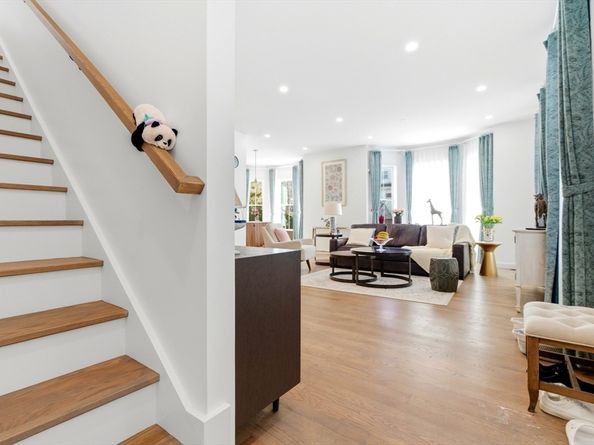 70 Walker St 1, Newton MA 02460