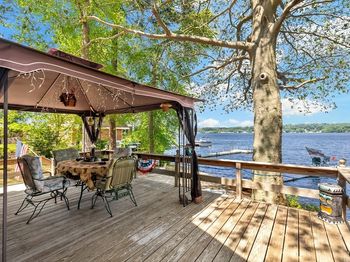 22 Fuller Shores Rd