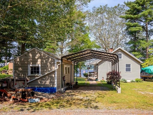 22 Fuller Shores Rd, Lakeville MA 02347
