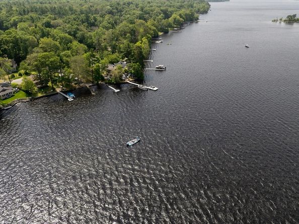 22 Fuller Shores Rd, Lakeville MA 02347