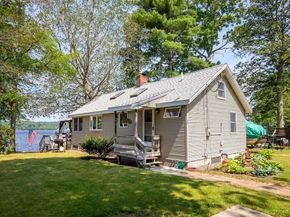 22 Fuller Shores Rd, Lakeville MA 02347
