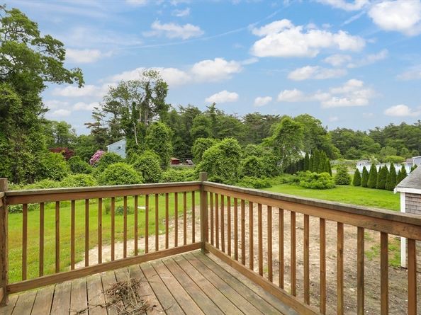 7 Aucoot Road, Mattapoisett MA 02739