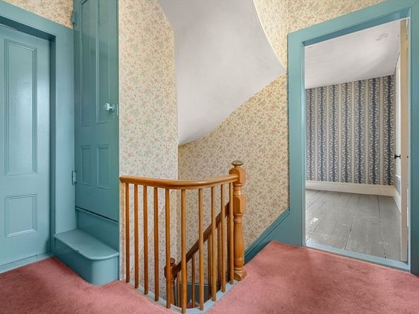 8 Briggs Street, Salem MA 01970