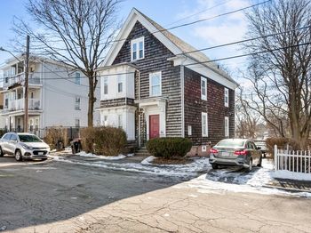 38 Howard Sq