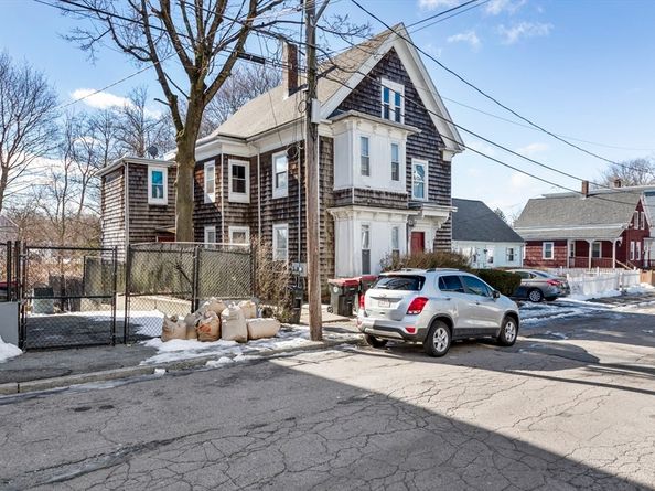 38 Howard Sq, Brockton MA 02301