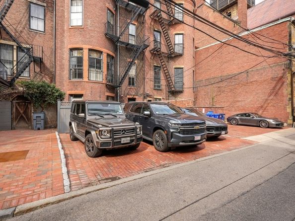116 Commonwealth Ave A, Boston MA 02116