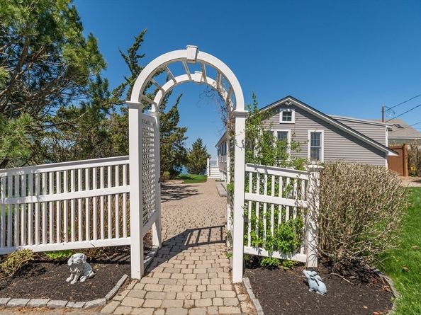 4 North Ridge Rd, Ipswich MA 01938