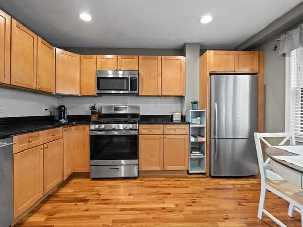 336 Saratoga Street 8, Boston MA 02128