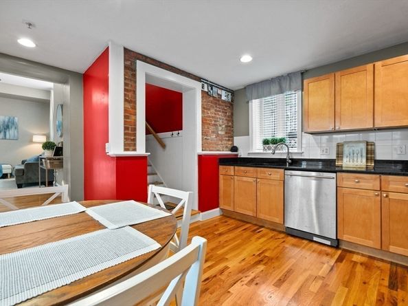336 Saratoga Street 8, Boston MA 02128