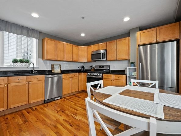 336 Saratoga Street 8, Boston MA 02128