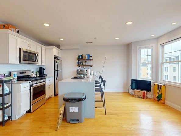 375 Dorchester St 3, Boston MA 02127