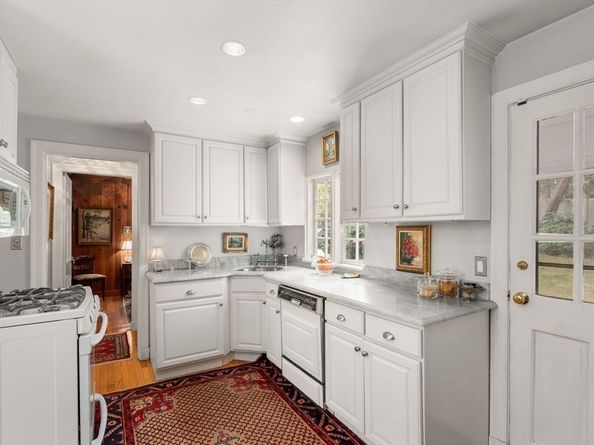 167 Conant Rd, Weston MA 02493