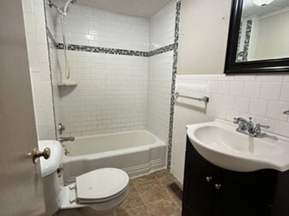 91 W Main St, West Brookfield MA 01585
