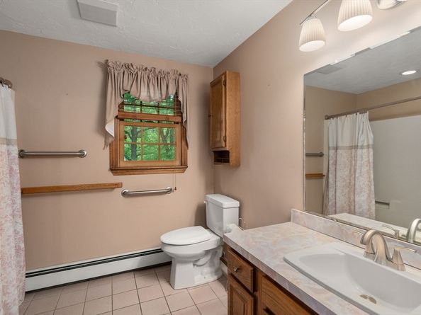 8 Wadsworth Rd, Shrewsbury MA 01545