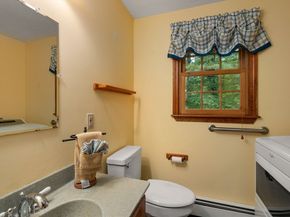 8 Wadsworth Rd, Shrewsbury MA 01545