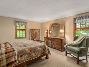 8 Wadsworth Rd, Shrewsbury MA 01545