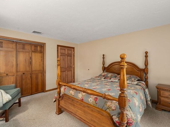 8 Wadsworth Rd, Shrewsbury MA 01545