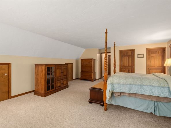 8 Wadsworth Rd, Shrewsbury MA 01545