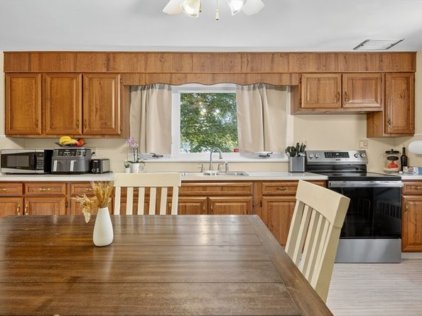 33 Stevens Rd, Framingham MA 01702