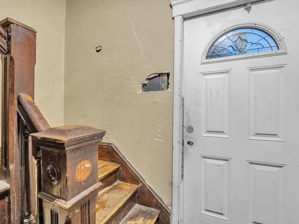 215 Beacon St, Worcester MA 01610