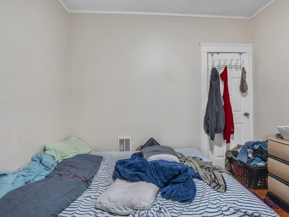 215 Beacon St, Worcester MA 01610