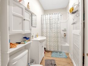 215 Beacon St, Worcester MA 01610