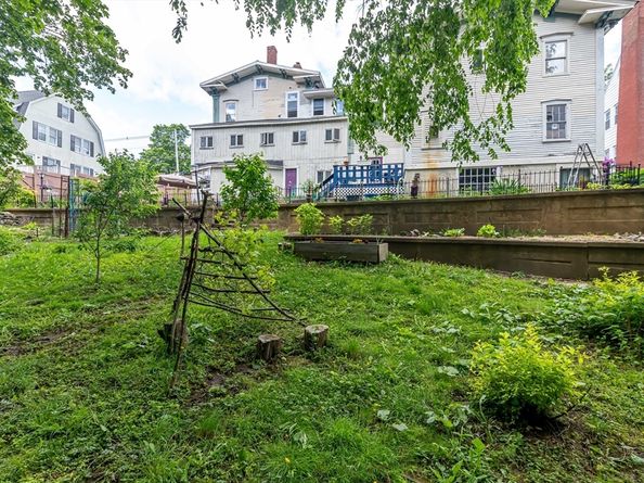 52 Central, Gardner MA 01440