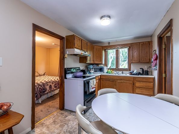 52 Central, Gardner MA 01440