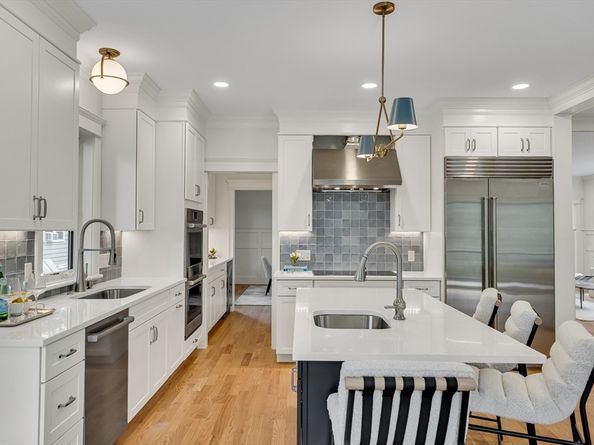 70 Valleyfield St, Lexington MA 02421
