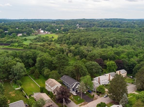 70 Valleyfield St, Lexington MA 02421