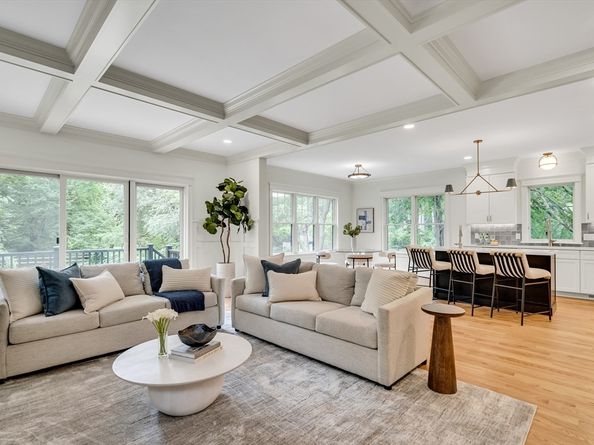 70 Valleyfield St, Lexington MA 02421