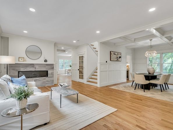 70 Valleyfield St, Lexington MA 02421