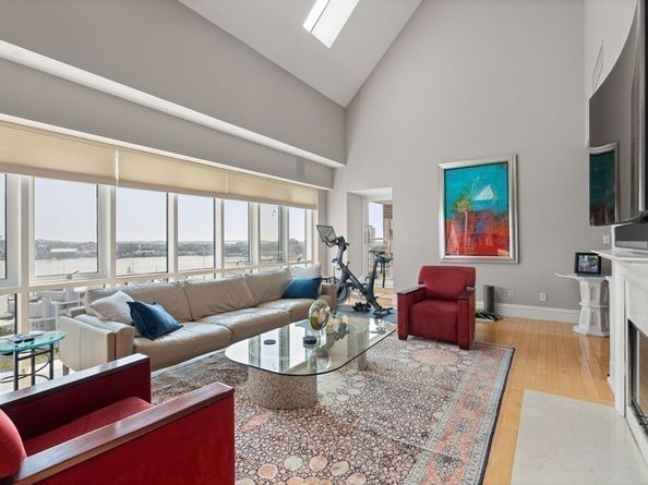 197 Eighth St PH212, Boston MA 02129