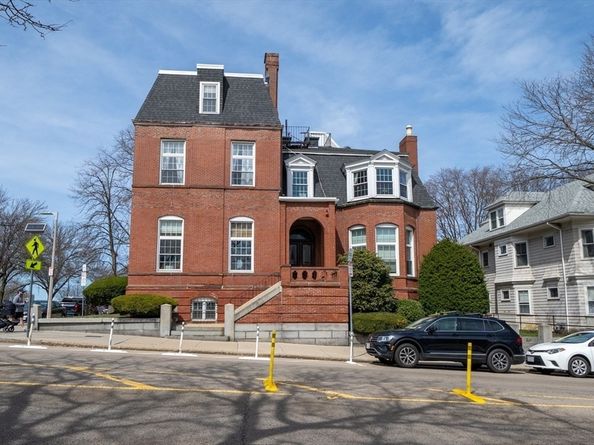 838 E Broadway 7, Boston MA 02127