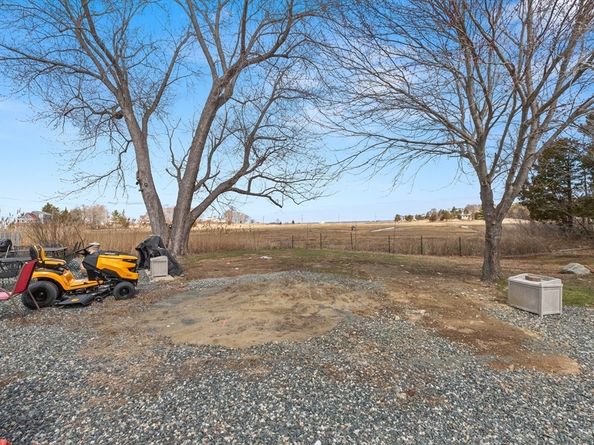 123 Jeffreys Neck Rd, Ipswich MA 01938