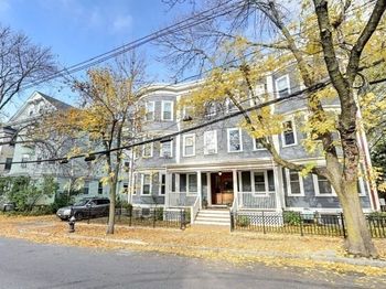 64 Aspinwall Ave
