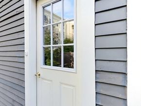 64 Aspinwall Ave 1, Brookline MA 02446
