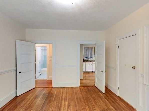 64 Aspinwall Ave 1, Brookline MA 02446