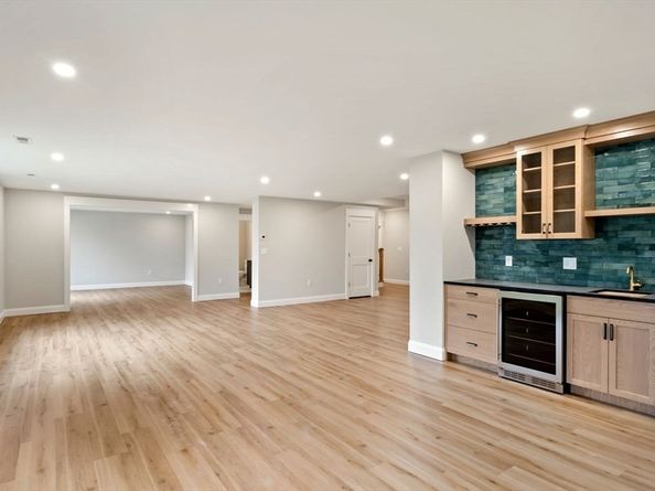 15 Whisper Way, Hopkinton MA 01748