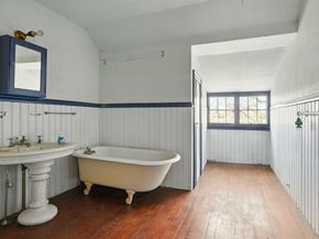 157 Washington St, Duxbury MA 02332