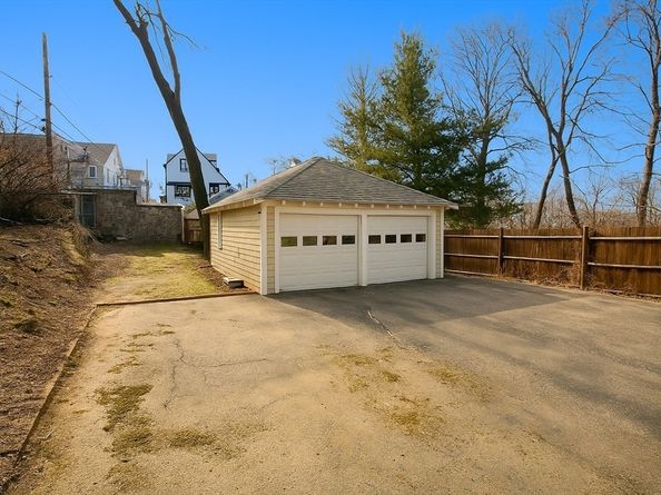 108-110 Grozier Road, Cambridge MA 02138