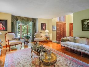 15 Greenview Lane, Worcester MA 01609