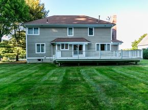 15 Greenview Lane, Worcester MA 01609