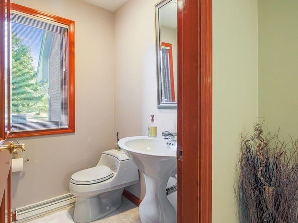 15 Greenview Lane, Worcester MA 01609