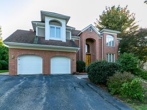 15 Greenview Lane, Worcester MA 01609