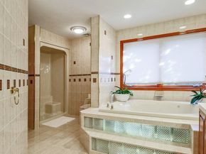 15 Greenview Lane, Worcester MA 01609